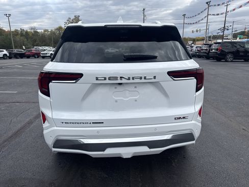 New 2026 GMC Terrain Denali w/ LPO, Floor Liner Package image 4