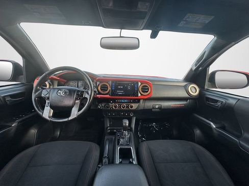 Used 2016 Toyota Tacoma TRD Sport image 37
