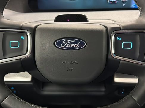 Used 2025 Ford Expedition Max Active AWD/4WD image 16