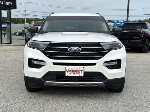 Used 2020 Ford Explorer XLT w/ Equipment Group 202A image 2