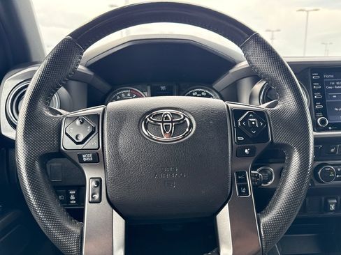 Used 2021 Toyota Tacoma TRD Sport AWD/4WD image 18
