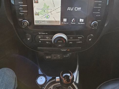 Used 2018 Kia Soul ! w/ Tech Package FWD image 13