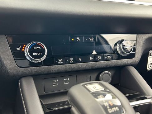 New 2026 Mitsubishi Outlander SE image 29