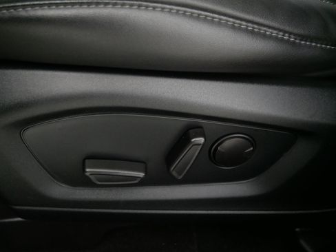 Used 2022 Ford Explorer XLT w/ Equipment Group 202A image 20