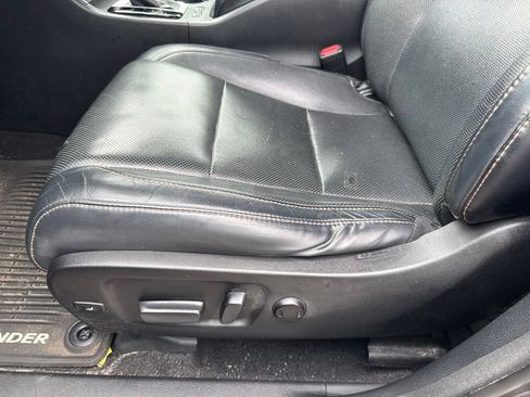Used 2016 Toyota Highlander Limited AWD/4WD image 25