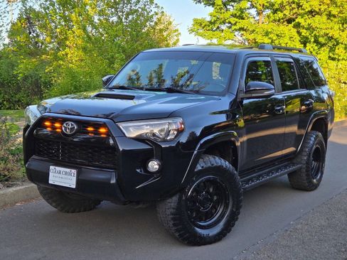 Used 2015 Toyota 4Runner Trail Premium AWD/4WD image 6