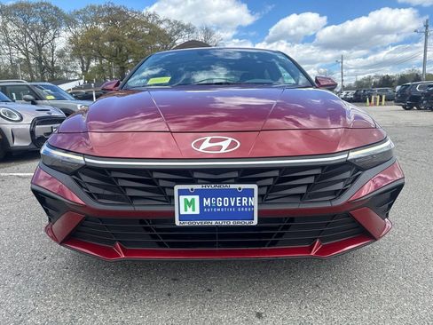 Used 2024 Hyundai Elantra SEL FWD image 2