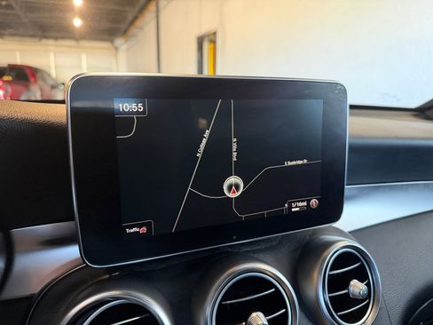 Used 2018 Mercedes-Benz GLC 300 GLC300 4MATIC image 19