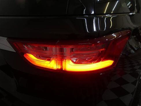 Used 2019 Chevrolet Traverse LT image 16