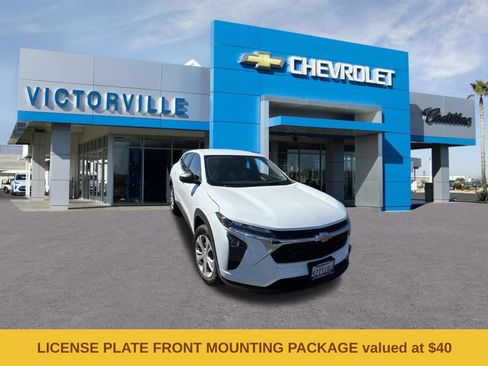 Used 2026 Chevrolet Trax LS FWD image 3