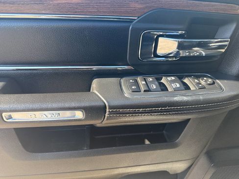 Used 2017 RAM 1500 Laramie AWD/4WD image 19