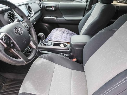 Used 2023 Toyota Tacoma TRD Off-Road w/ Technology Package image 5