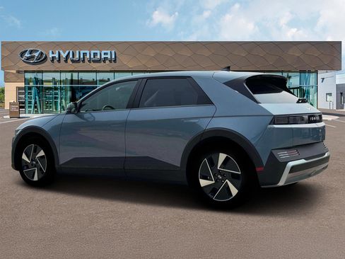New 2026 Hyundai Ioniq 5 SE AWD/4WD image 4
