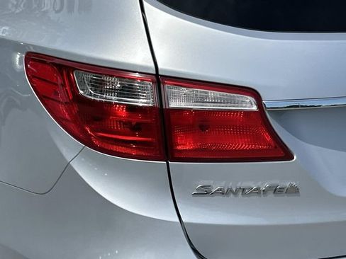 Used 2014 Hyundai Santa Fe GLS FWD image 11