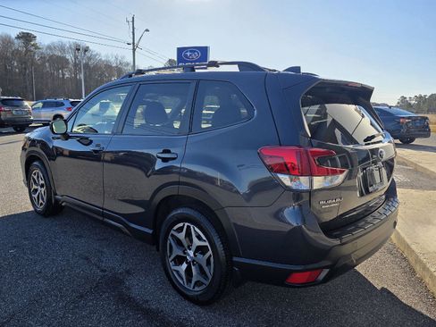 Used 2019 Subaru Forester Premium image 7