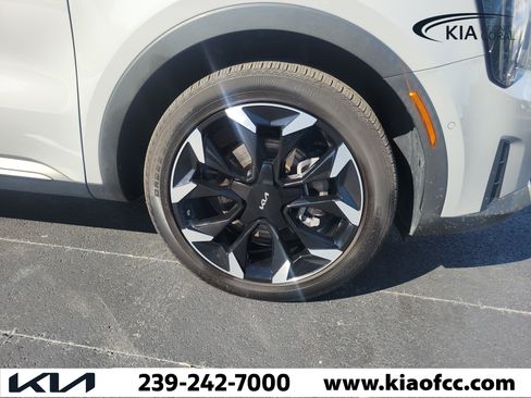 Certified 2024 Kia Sorento SX FWD image 6
