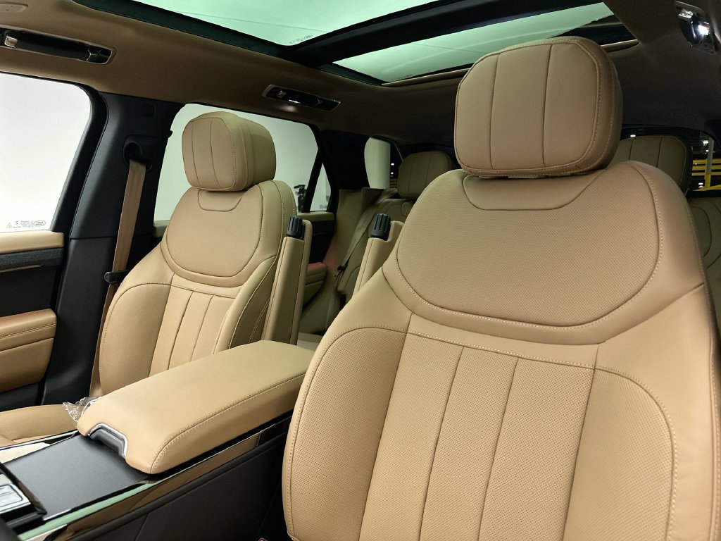 New 2025 Land Rover Range Rover Sport SE AWD/4WD image 9