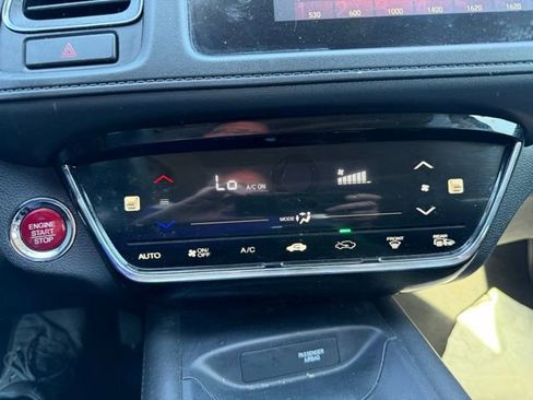 Used 2018 Honda HR-V EX image 16