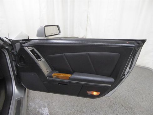 Used 2004 Cadillac XLR RWD image 32