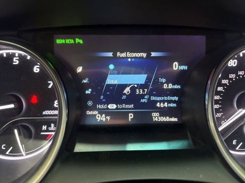 Used 2018 Toyota Camry XLE FWD image 15