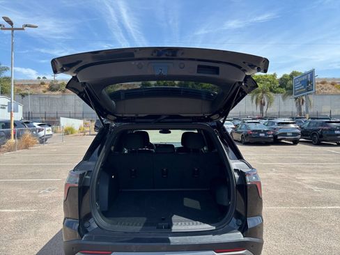 Used 2025 Chevrolet Equinox LT FWD image 27