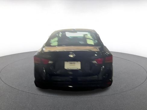 Used 2025 Nissan Altima 2.5 SV FWD image 12