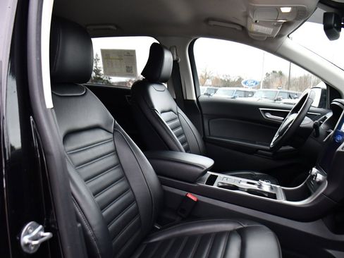 Used 2024 Ford Edge SEL w/ Convenience Package image 16