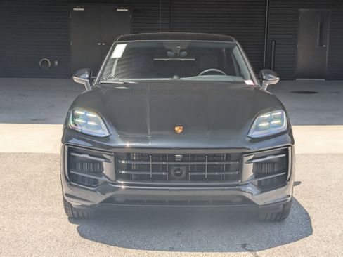 Used 2025 Porsche Cayenne Coupe image 6