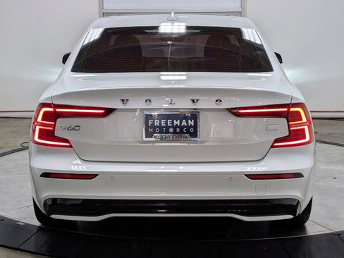 Used 2023 Volvo S60 T8 Core image 8