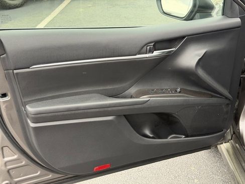 Used 2024 Toyota Camry SE image 17