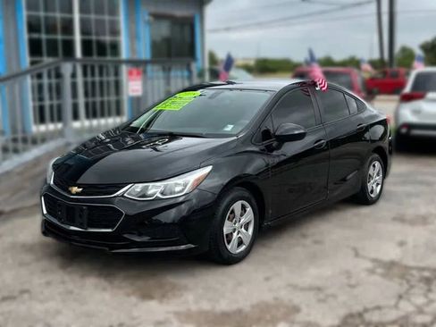 Used 2018 Chevrolet Cruze LS image 1