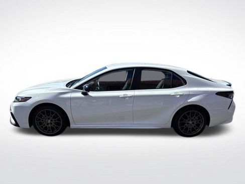 Used 2023 Toyota Camry SE w/ Convenience Package FWD image 2