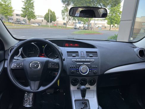 Used 2010 MAZDA MAZDA3 i Touring FWD image 13