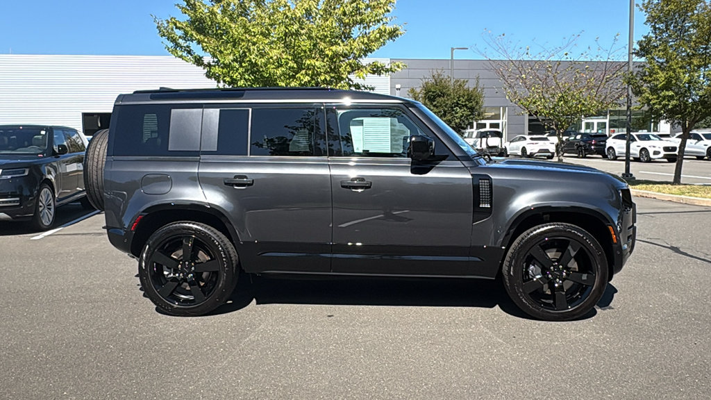 Used 2026 Land Rover Defender 110 X-Dynamic SE AWD/4WD image 9