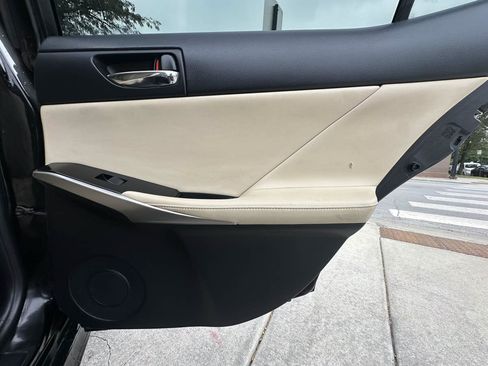 Used 2016 Lexus IS 300 AWD image 34