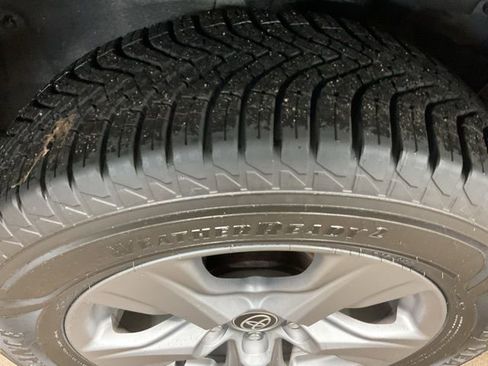 Used 2022 Toyota RAV4 XLE image 8