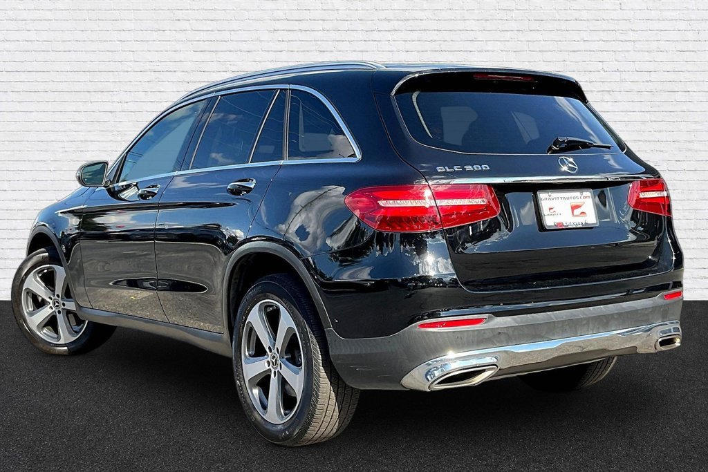 Used 2019 Mercedes-Benz GLC 300 w/ Premium Package image 4