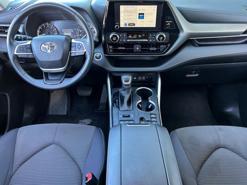 Used 2024 Toyota Highlander LE image 13