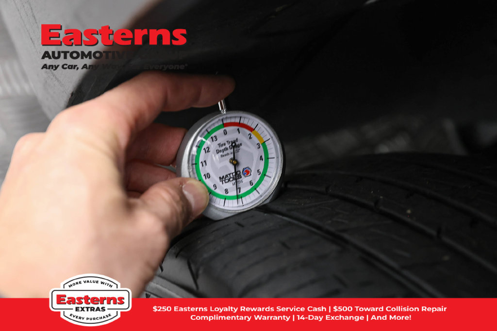Used 2023 Jeep Renegade Trailhawk AWD/4WD image 29