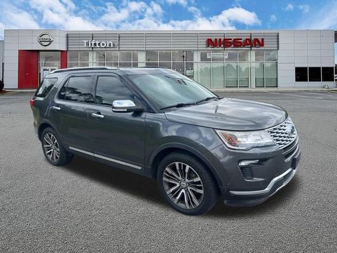 Used 2018 Ford Explorer Platinum AWD/4WD image 3