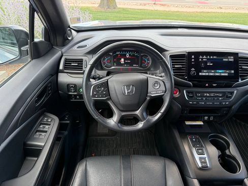 Used 2022 Honda Pilot TrailSport image 2