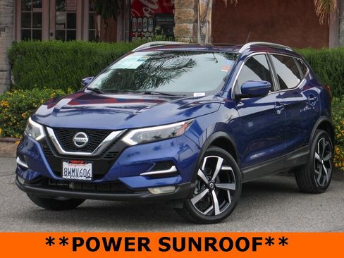Used 2020 Nissan Rogue Sport SL w/ Premium Package image 4