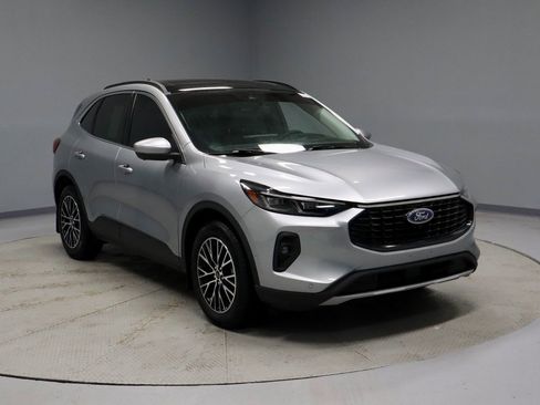 Certified 2023 Ford Escape SE w/ PHEV Premium Package image 1