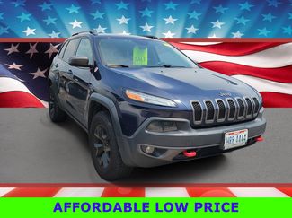 Used 2016 Jeep Cherokee Trailhawk w/ Comfort/Convenience Group AWD/4WD video 1