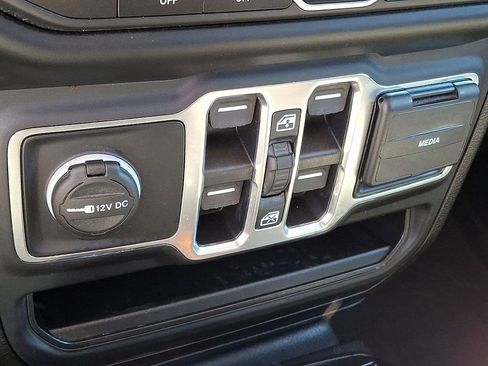 Used 2020 Jeep Gladiator Sport w/ Quick Order Package 24S AWD/4WD image 24
