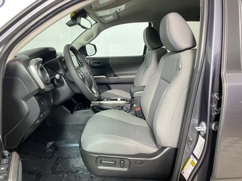 Certified 2023 Toyota Tacoma SR5 AWD/4WD image 10