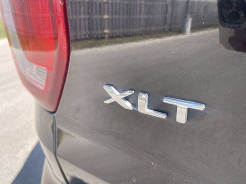 Used 2019 Ford Explorer XLT w/ Equipment Group 202A AWD/4WD image 4