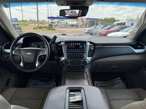 Used 2017 Chevrolet Suburban Premier AWD/4WD image 7