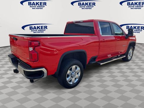 Used 2022 Chevrolet Silverado 2500 LT w/ Convenience Package AWD/4WD image 3