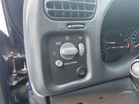 Used 2002 Chevrolet Blazer LS w/ Preferred Equipment Group image 18